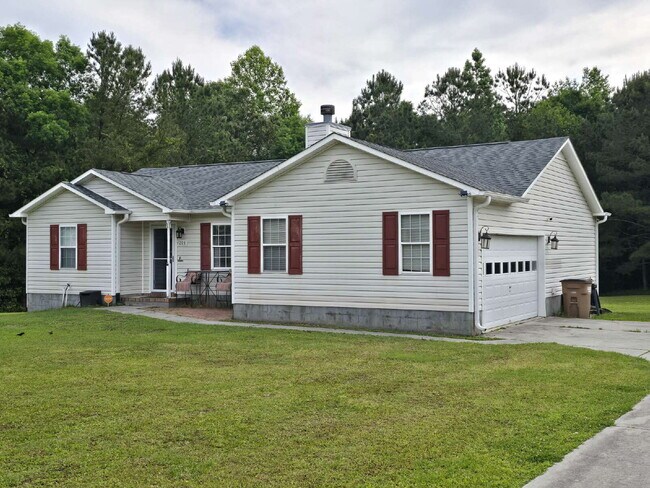 Building Photo - "Charming 3-Bedroom Home with 2 Full Baths in Jacksonville's Cozy Winterberry Court!"
