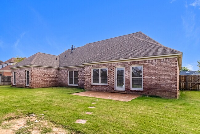 Building Photo - Beautiful 3-Bedroom Bartlett Home