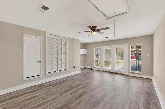 Building Photo - Cozy Living Near Rockwall Lake