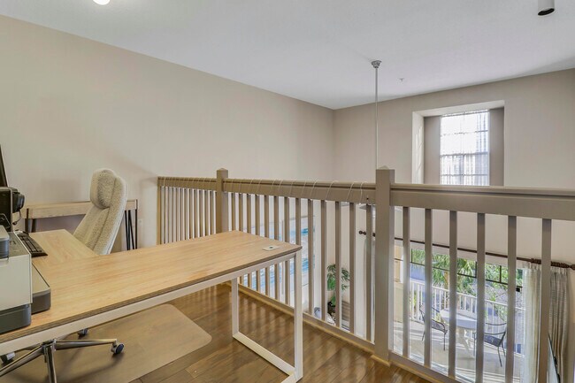 Building Photo - 1152 University Blvd