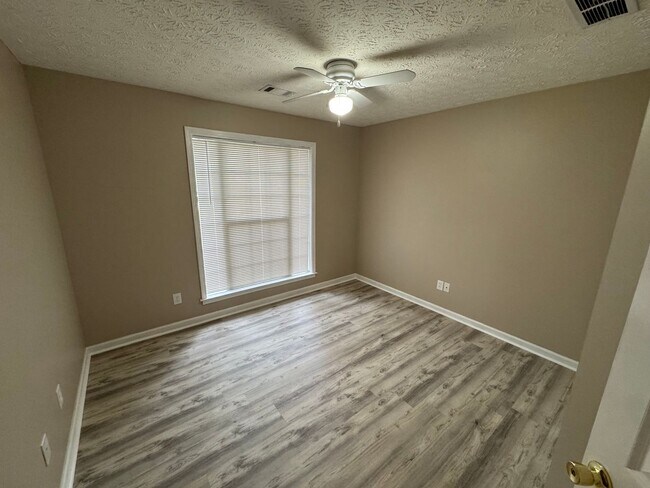 Building Photo - Wonderful 3 Bed 2 Bath Home in Covington w...