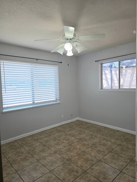 Building Photo - 204 Stratus Rd