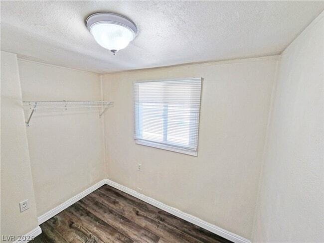 Building Photo - 1080 W Windsong Ln