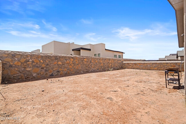 Building Photo - 7480 Rio Rimac Dr