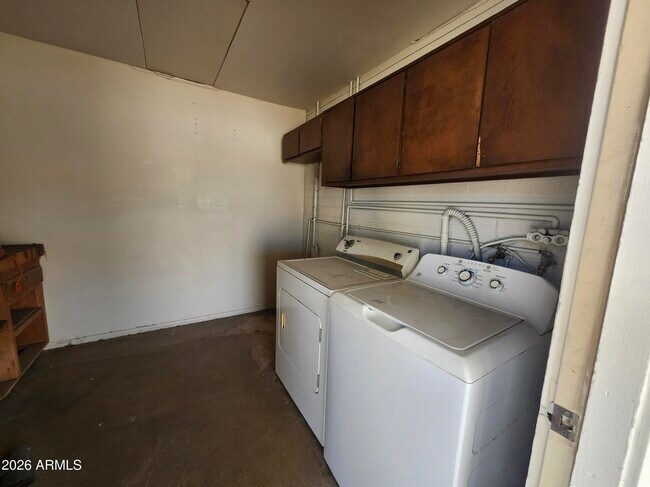 Building Photo - 3136 W Port Au Prince Ln