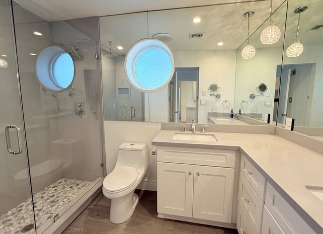 Building Photo - 8139 E Mulberry St