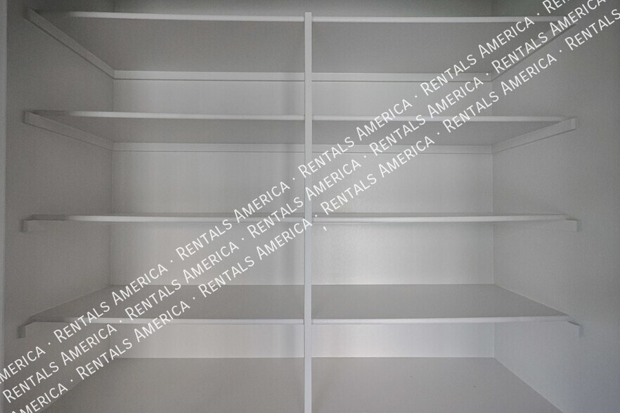 Building Photo - 43232 Wallner Dr