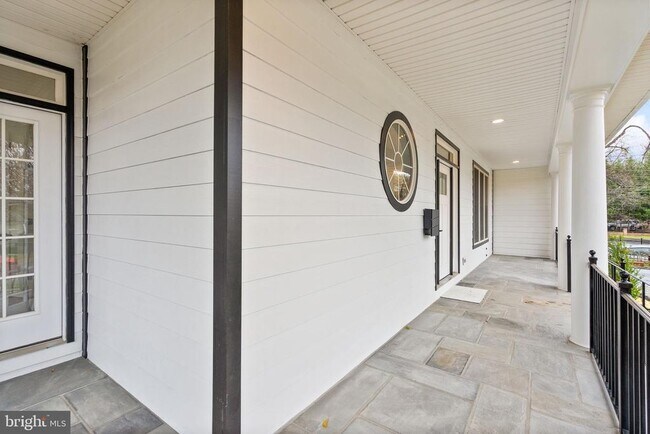 Building Photo - 3336 Jones Bridge Ct