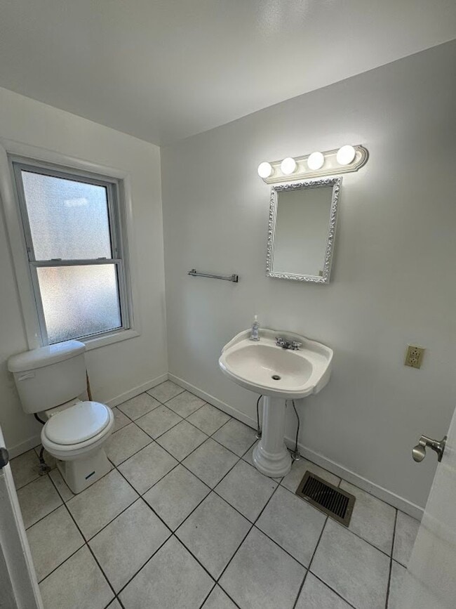 Building Photo - Incredible Shadyside Home!