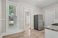Building Photo - Charming 1-Bed/1-Bath Apartment – Newly Renovated!