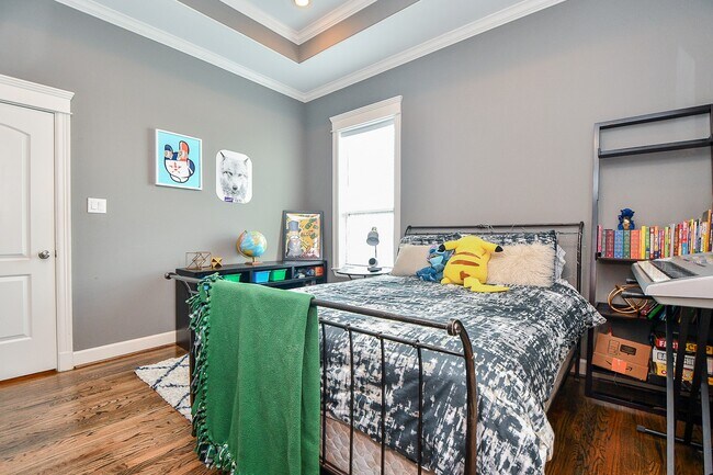 Building Photo - 2109 Bidwell Dr