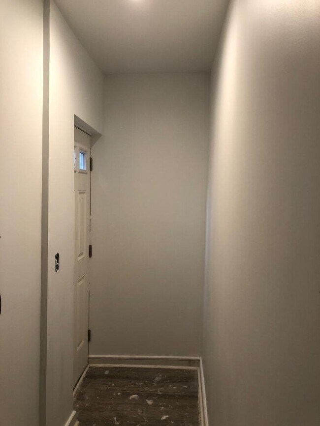 Building Photo - 2217 Reed St