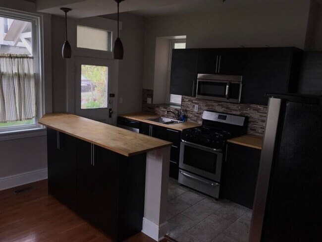 Building Photo - Available June 2026 - Gorgeous Mt. Washington Home w/ Lots of Charm!