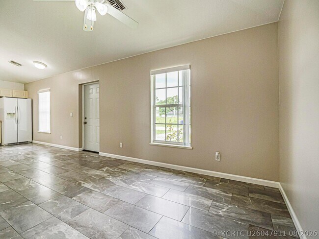 Building Photo - 1456 25th Ct SW