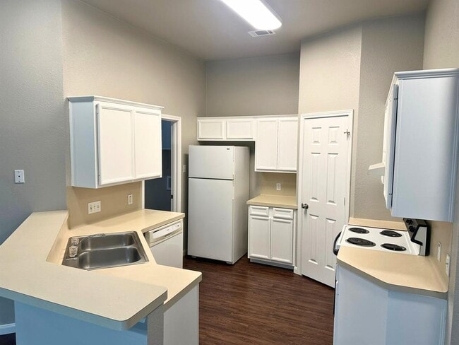 Building Photo - 1503 Cedar Park Dr