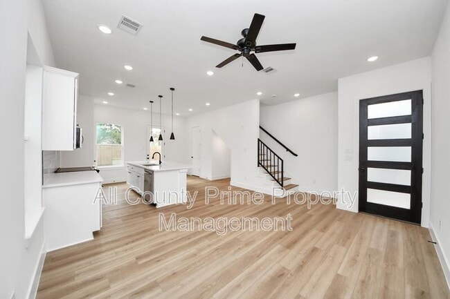 Building Photo - 2708 Bostic St