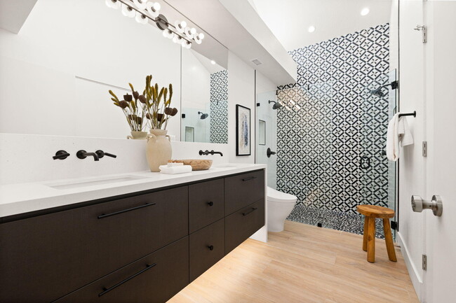 Building Photo - 47 N Kavenish Dr