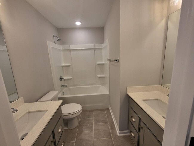 Building Photo - Inviting 5 Bedroom 3 Bath Beautiful Rental