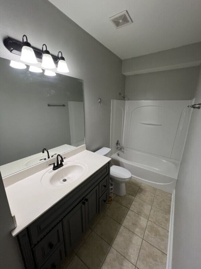 Building Photo - Must See! 2 BR 2 BA condominium located in...