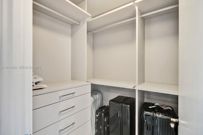 Building Photo - 18501 Collins Ave