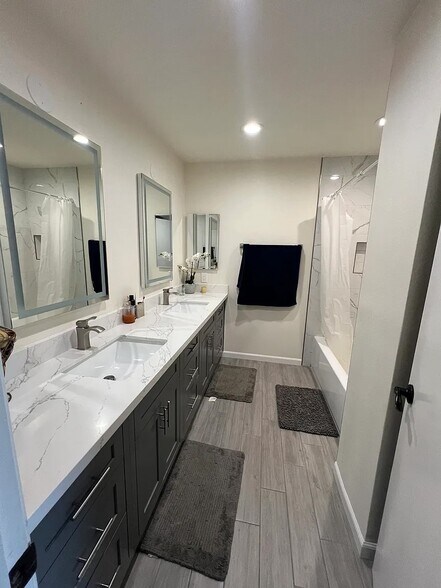 Building Photo - 6262 Camino Verde Dr