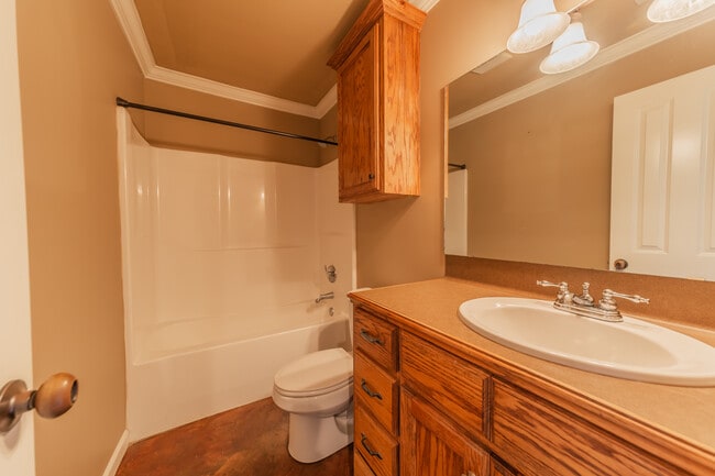 Building Photo - 1041 Gary Dr