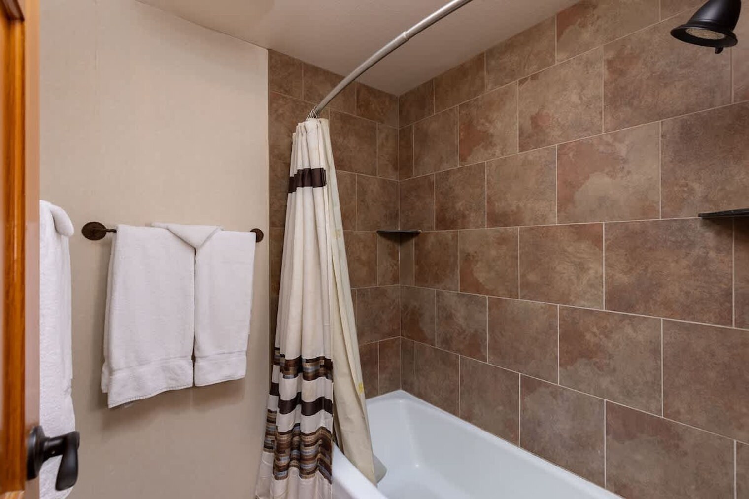 Building Photo - 535 South Park Avenue