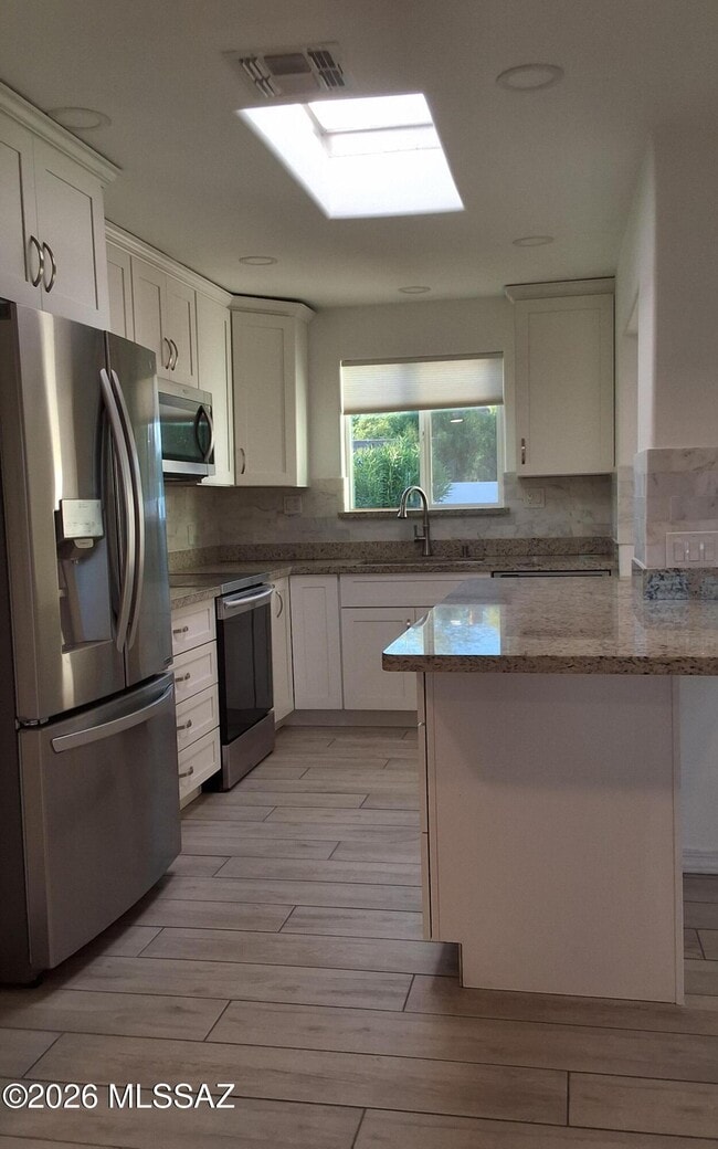 Building Photo - 434 S Vista Del Rio