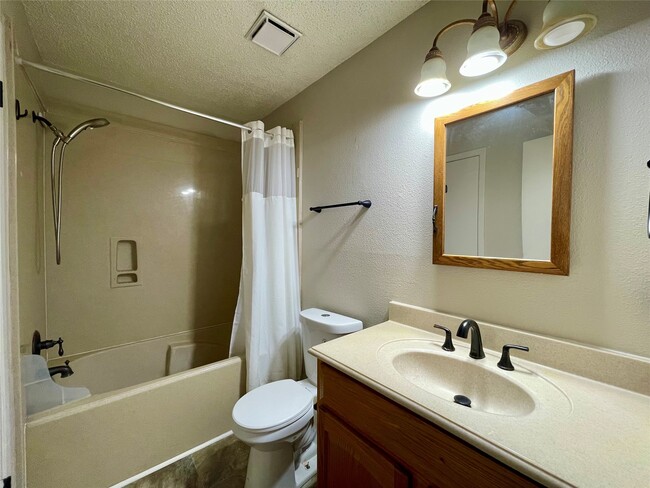 Building Photo - 13703 Carsa Ln
