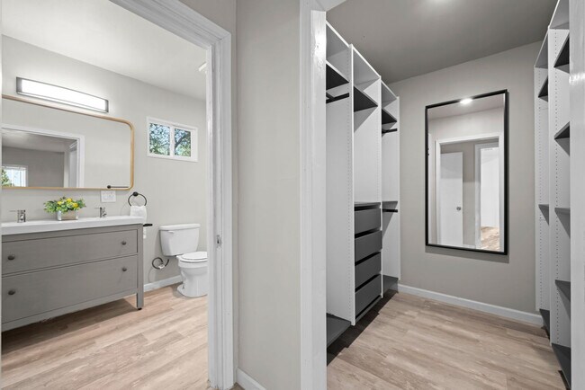 Building Photo - 4717 Edith St