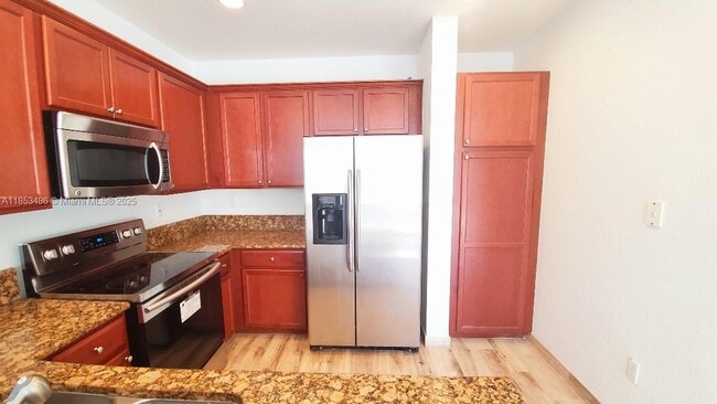 Building Photo - 265 Las Brisas Cir