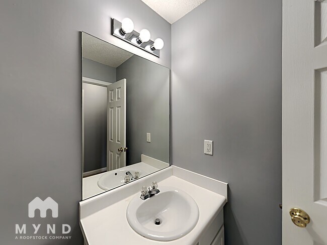 Building Photo - 356 Azalea Cir