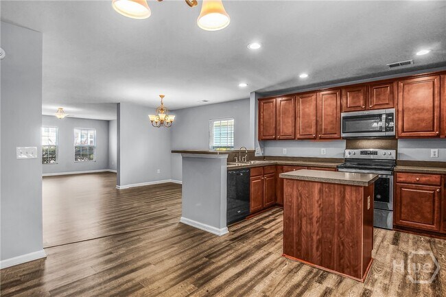 Building Photo - 307 Grasslands Dr