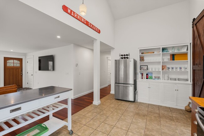 Building Photo - Year-round 3-Bedroom Home in Rockport