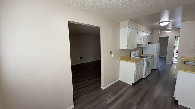 Building Photo - Move in Special! 1 Bedroom in Beautiful Residential Area Close to Downtown Pet Friendly