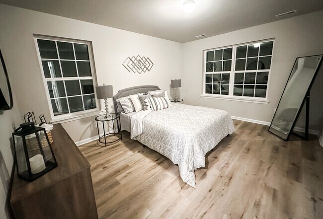 Building Photo - 996 Woodview Ct