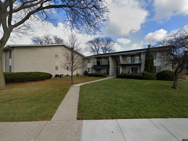 Building Photo - 8481 Kennedy Cir