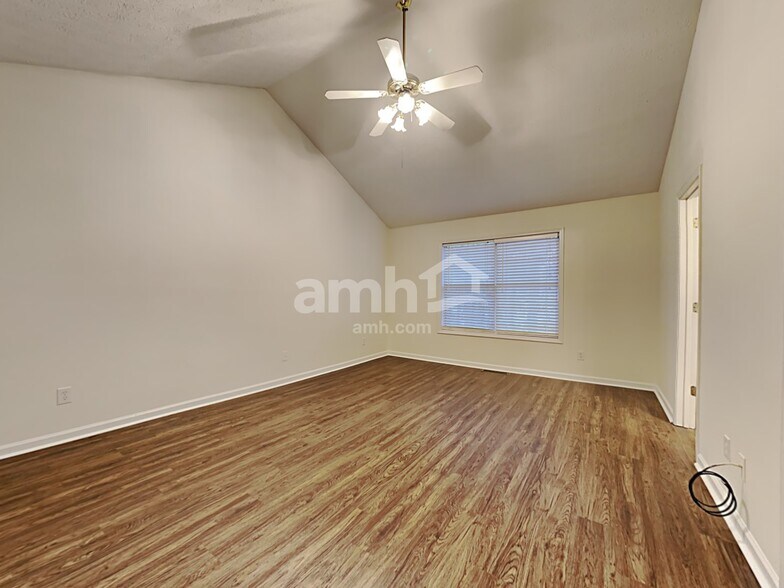 Building Photo - 817 Hillary Ct