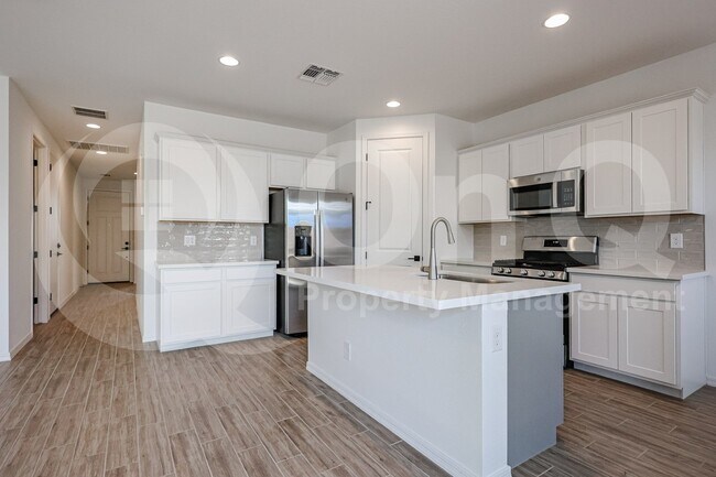 Building Photo - 4841 S Carver
