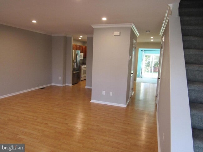 Building Photo - 716 Sandalwood Ln