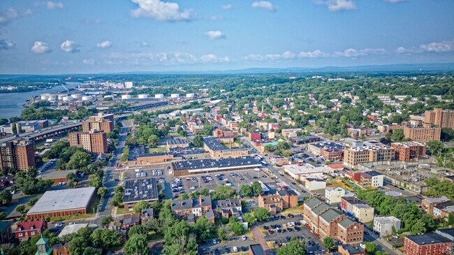 Building Photo - 90 Madison Ave