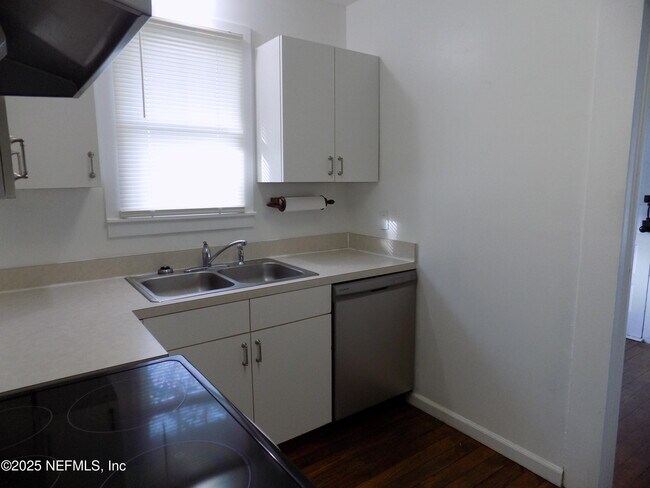 Building Photo - 57 S Fletcher Ave