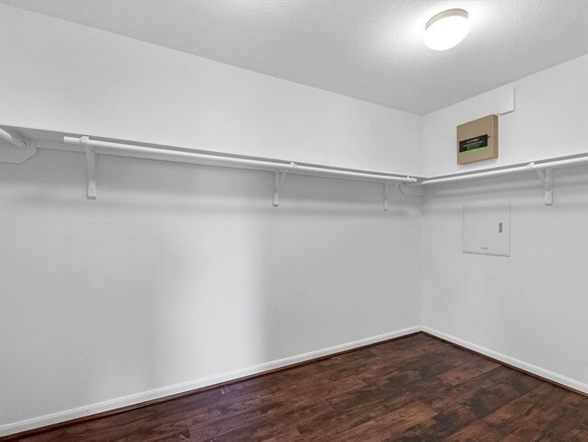 Building Photo - 14203 Broad Cypress Ct