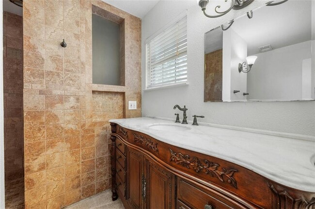 Building Photo - 13003 S Madrone Trail