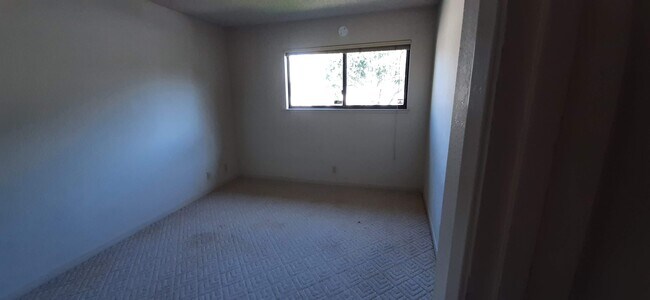 Building Photo - 1-111 Nissen Rd