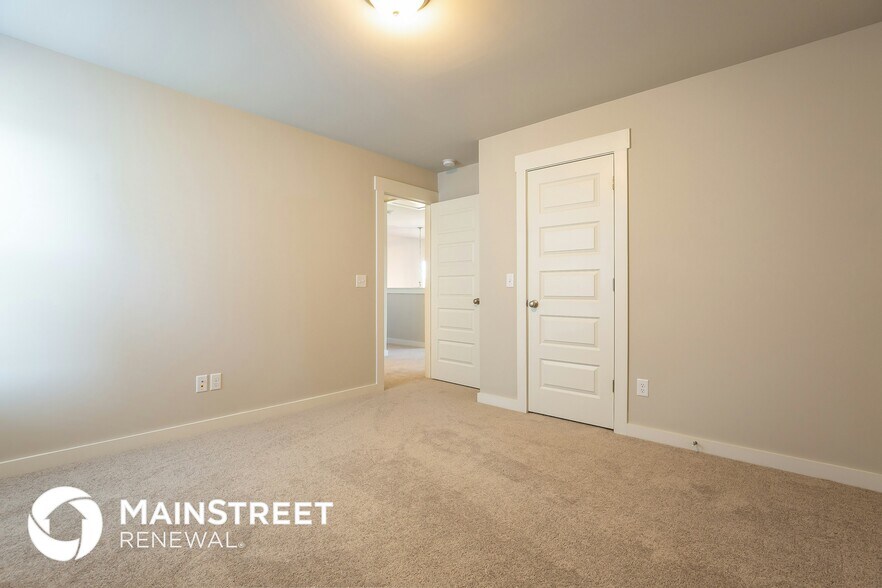 Building Photo - 822 Sapphire Dr