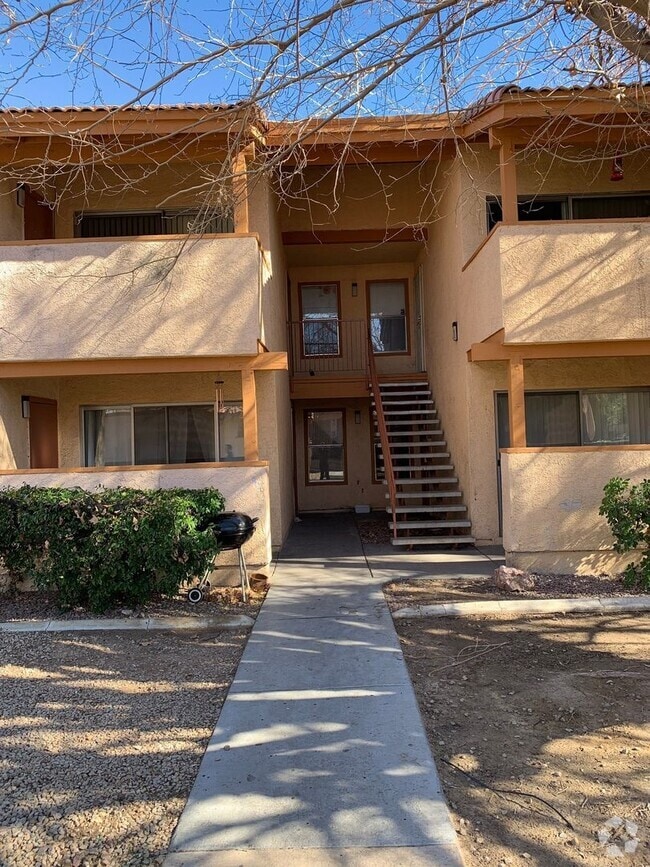 Building Photo - Close to UNLV, Airport, and Las Vegas Stri...