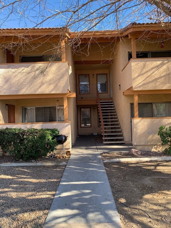 Primary Photo - Close to UNLV, Airport, and Las Vegas Stri...