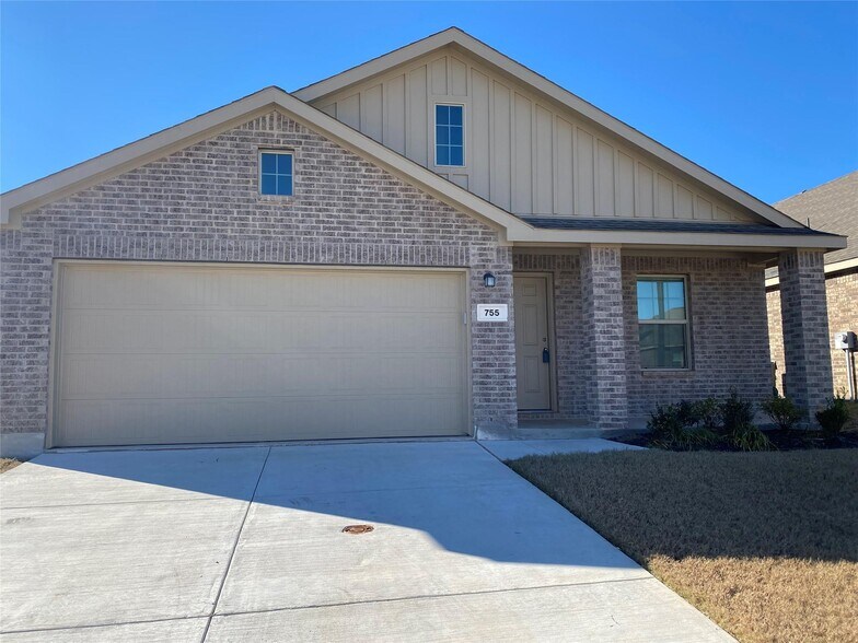 Primary Photo - 755 Mulberry Dr