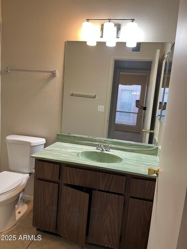 Building Photo - 6010 W Augusta Ave